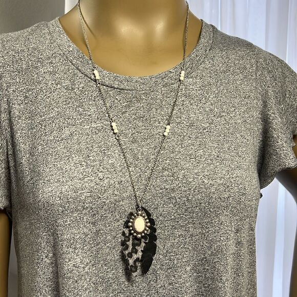 Stunning Silver Tone And Black/Leopard Leaf Necklace - Picture 1 of 6